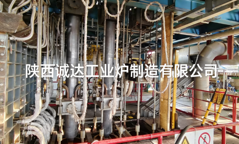 匠心筑造 出海賦能——我公司印尼側吹爐渣室電極加熱系統(tǒng)現(xiàn)場安裝調試有序開展